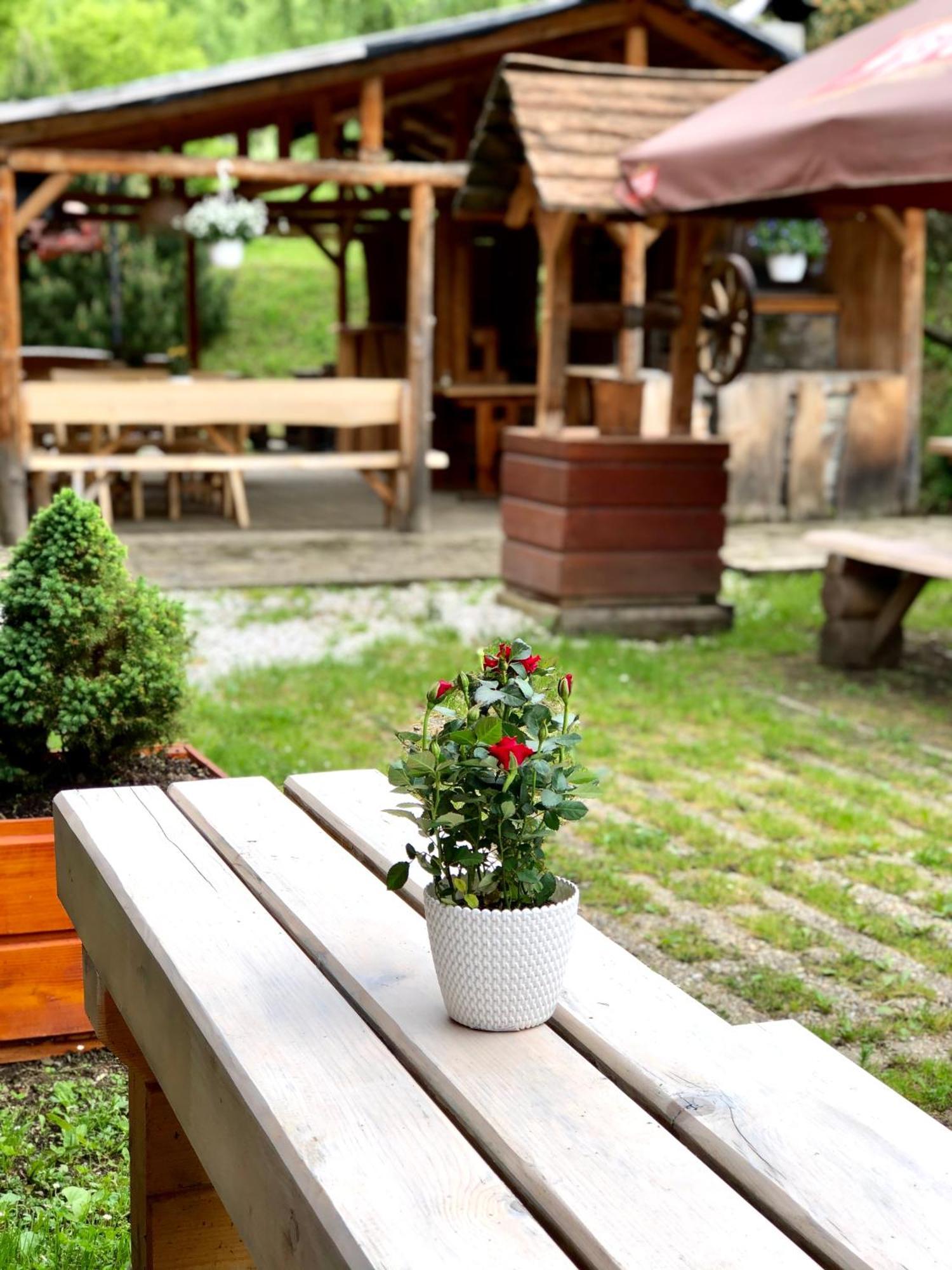 Horsky Hotel Kycerka Velké Karlovice Exterior foto